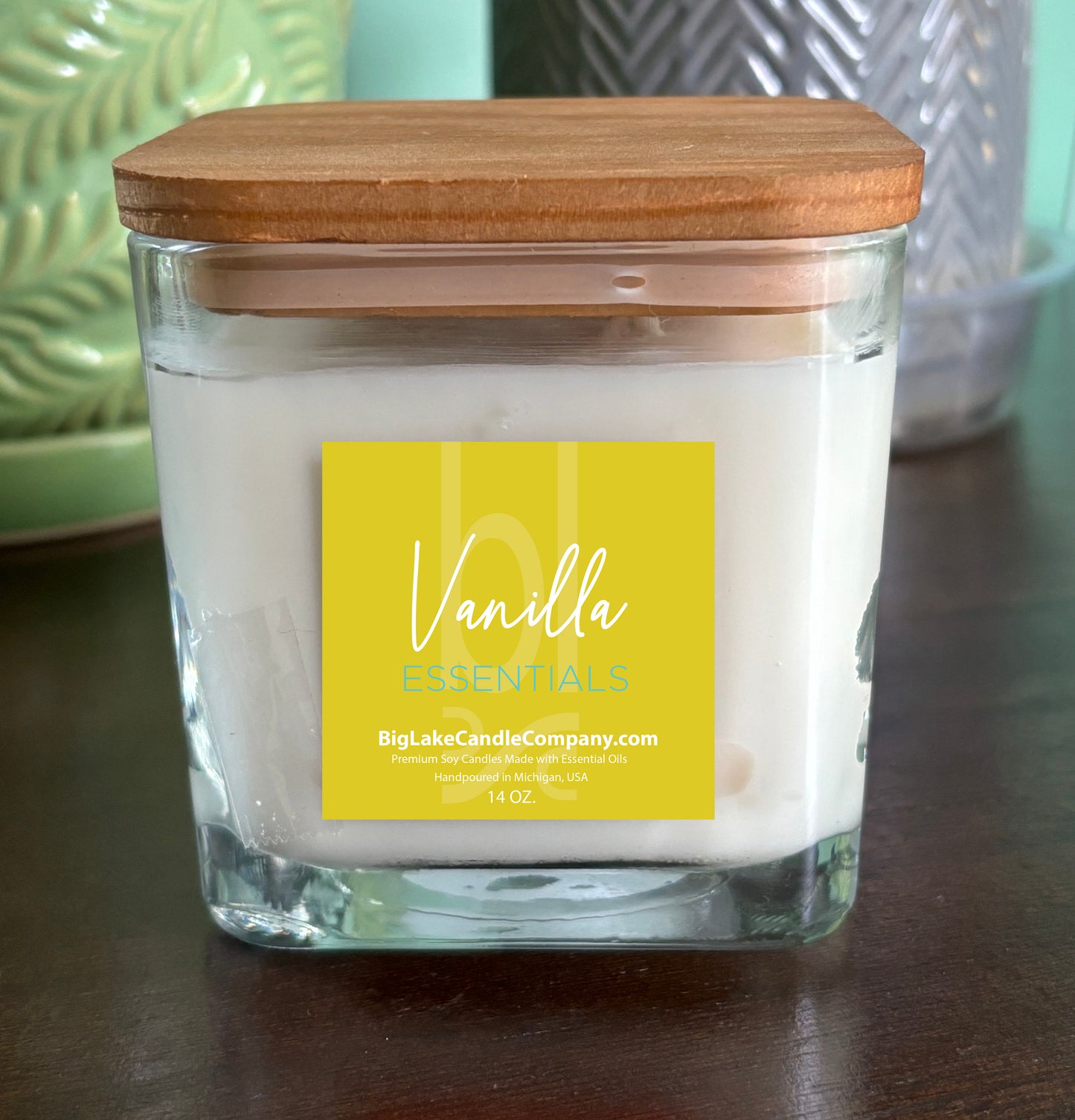 Vanilla Refillable Glass Candle (14 oz.)